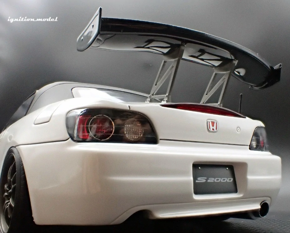 Honda S2000 AP1 white 1:18 Ignition Model