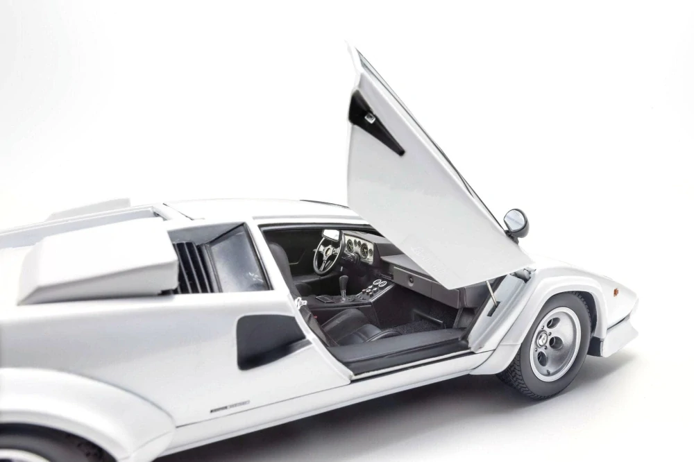 Lamborghini Countach LP400S 1978 white 1:18 Kyosho