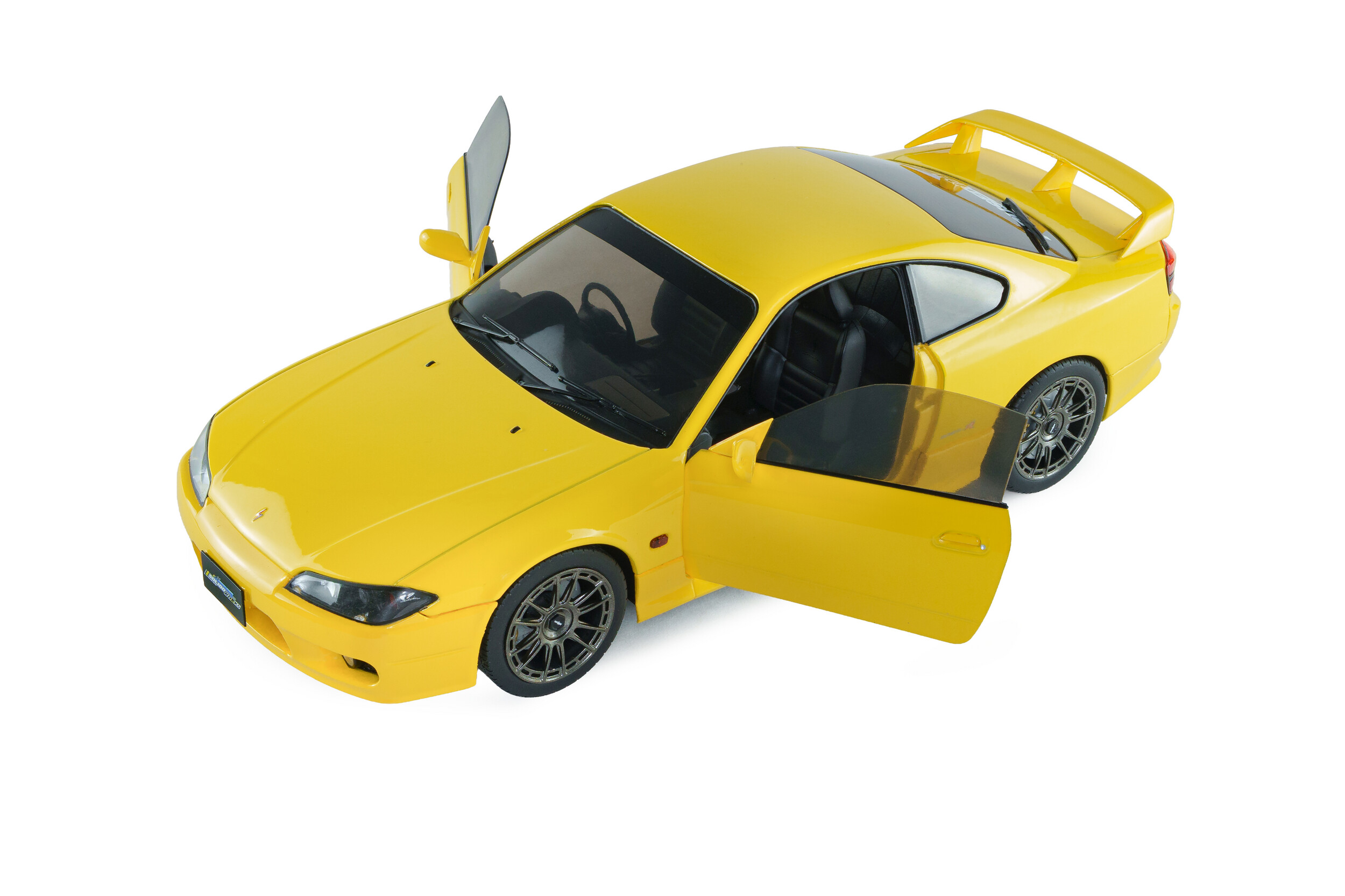 Nissan Silvia S15 Spec-R Aero 1999 lightning yellow 1:18 Solido