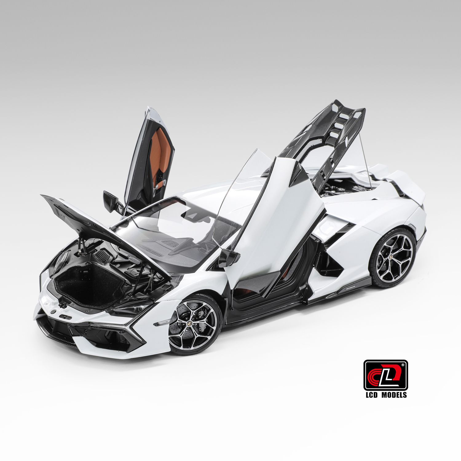 Lamborghini Revuelto pearl white 1:18 LCD Model