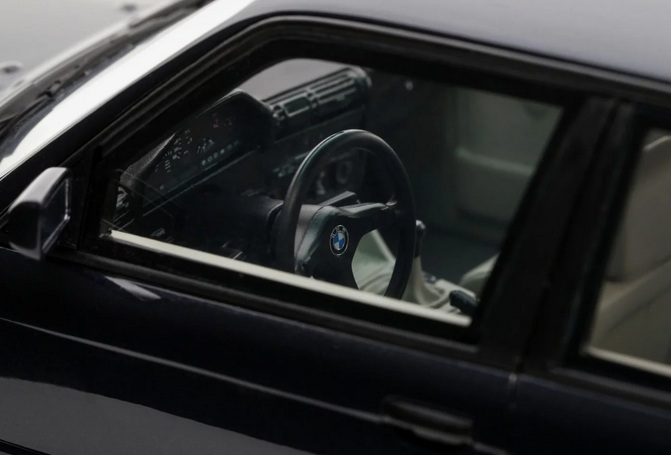 BMW E30 M3 Europameister 1988 Macau blue metallic 1:18 OttOmobile