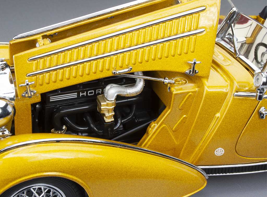 Horch 855 Special Roadster 1939 gold 1:18 Sun Star