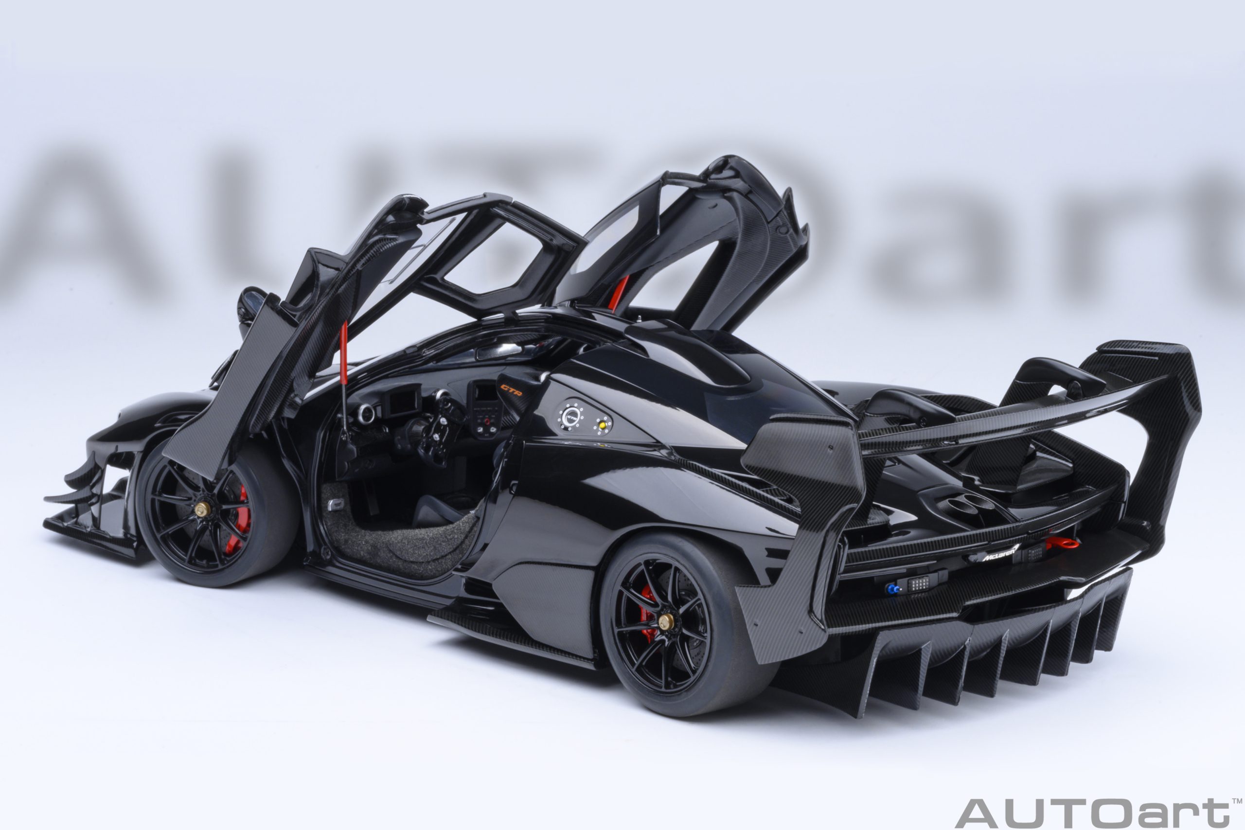 McLaren Senna GTR 2021 onyx black 1:18 AUTOart