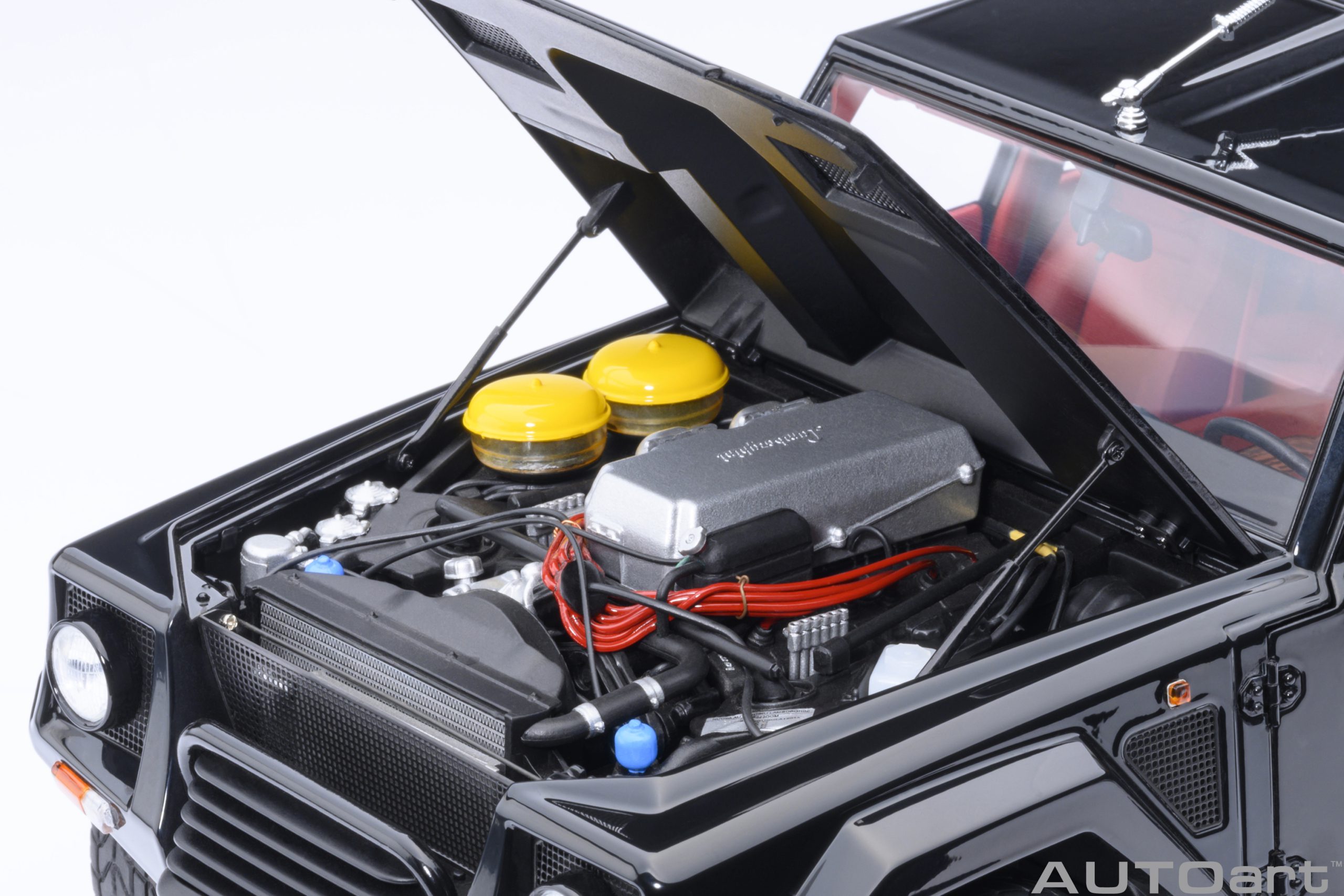 Lamborghini LM002 black 1:18 AUTOart