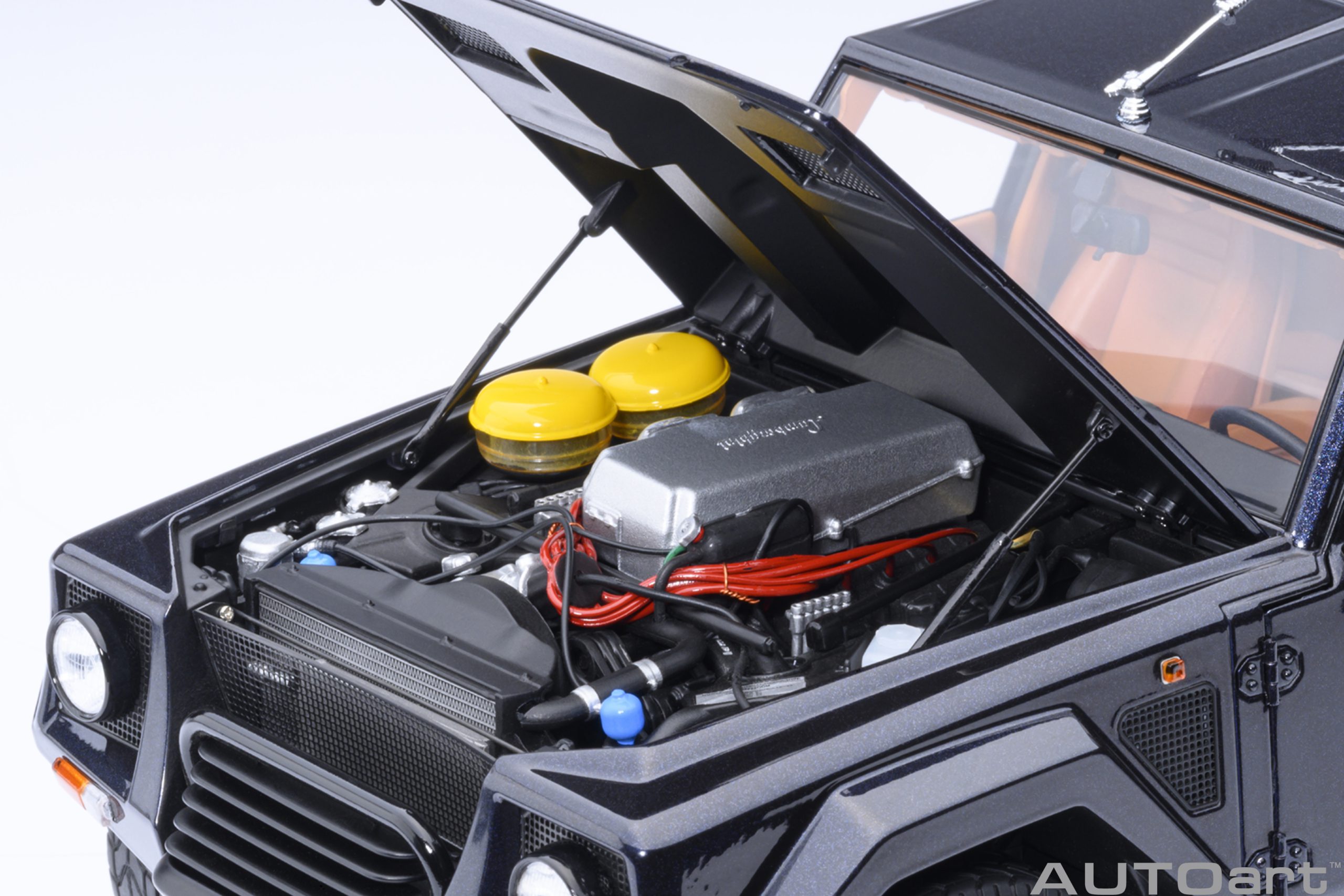 Lamborghini LM002 blue metallic 1:18 AUTOart