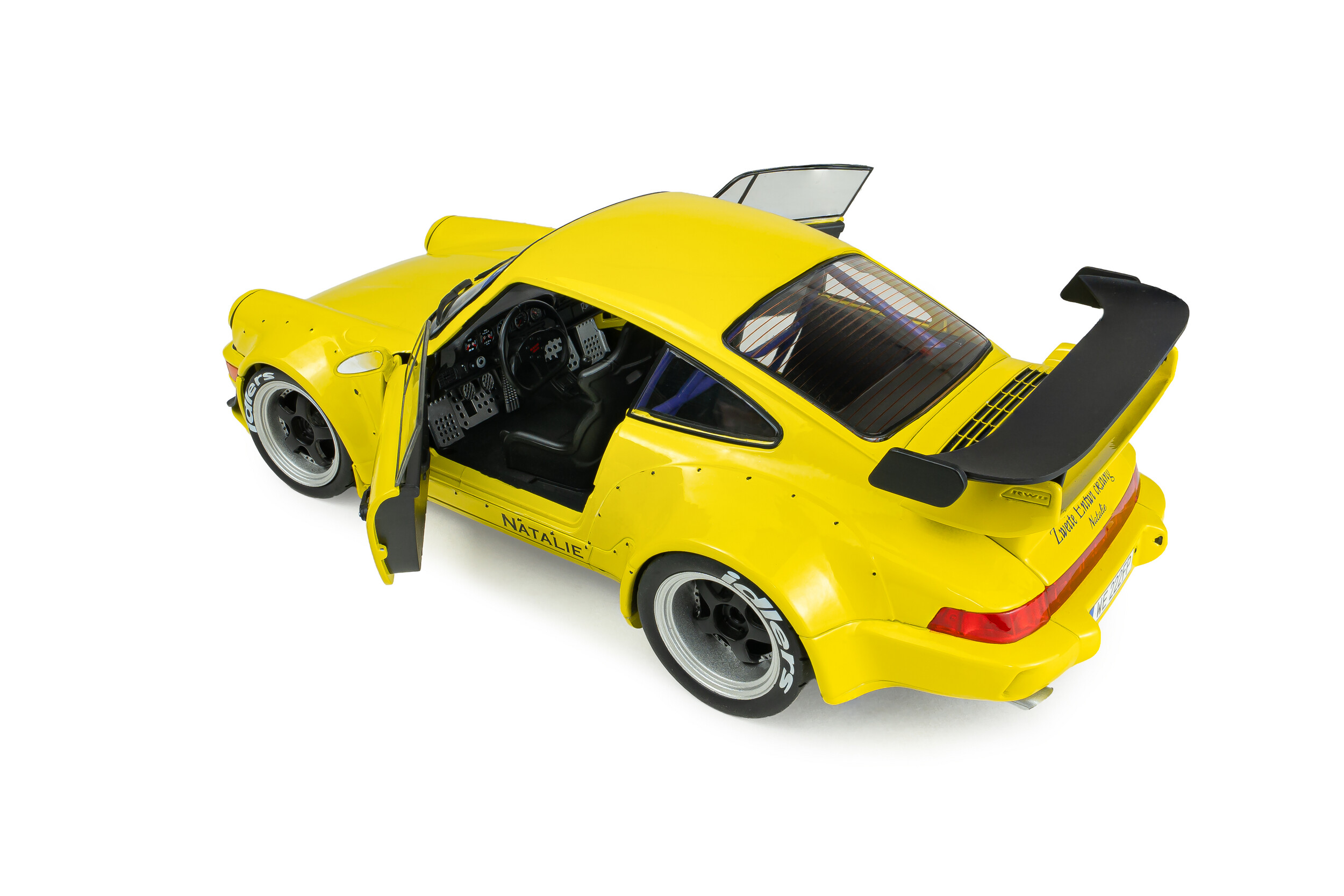 RWB Bodykit Natali 2023 yellow 1:18 Solido
