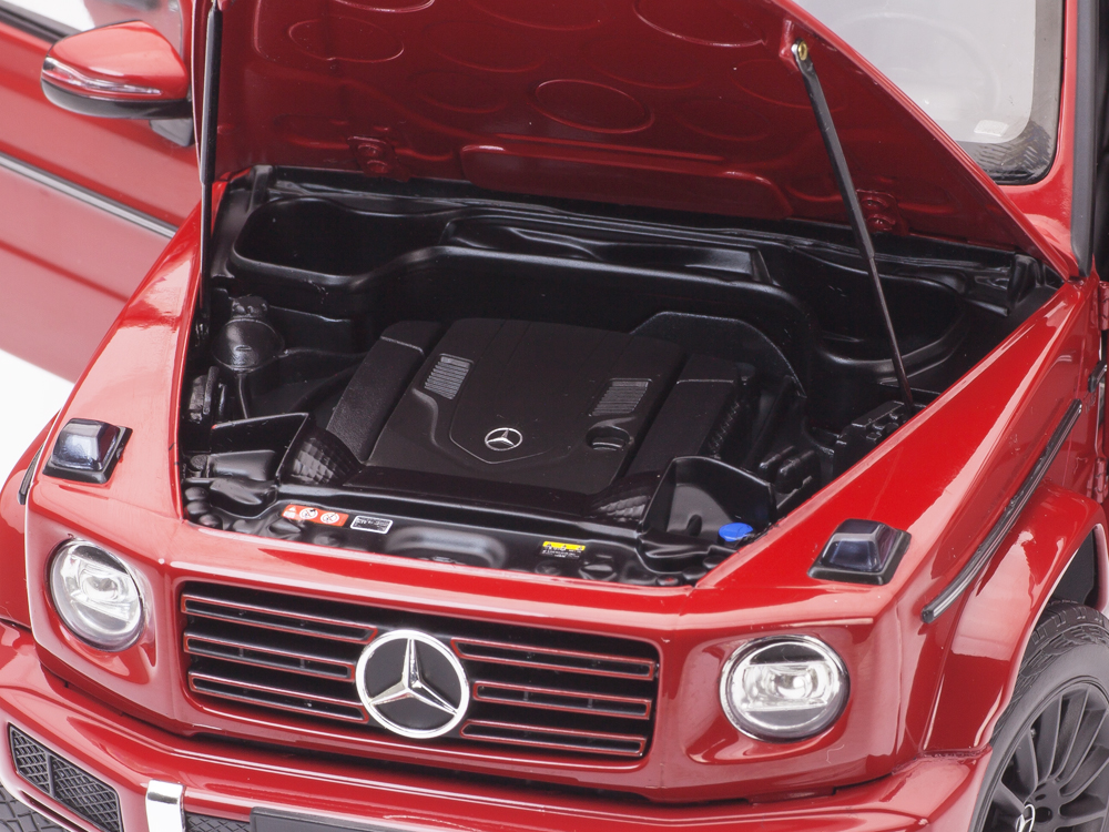 Mercedes-Benz G-Class W463 2020 red 1:18 Minichamps