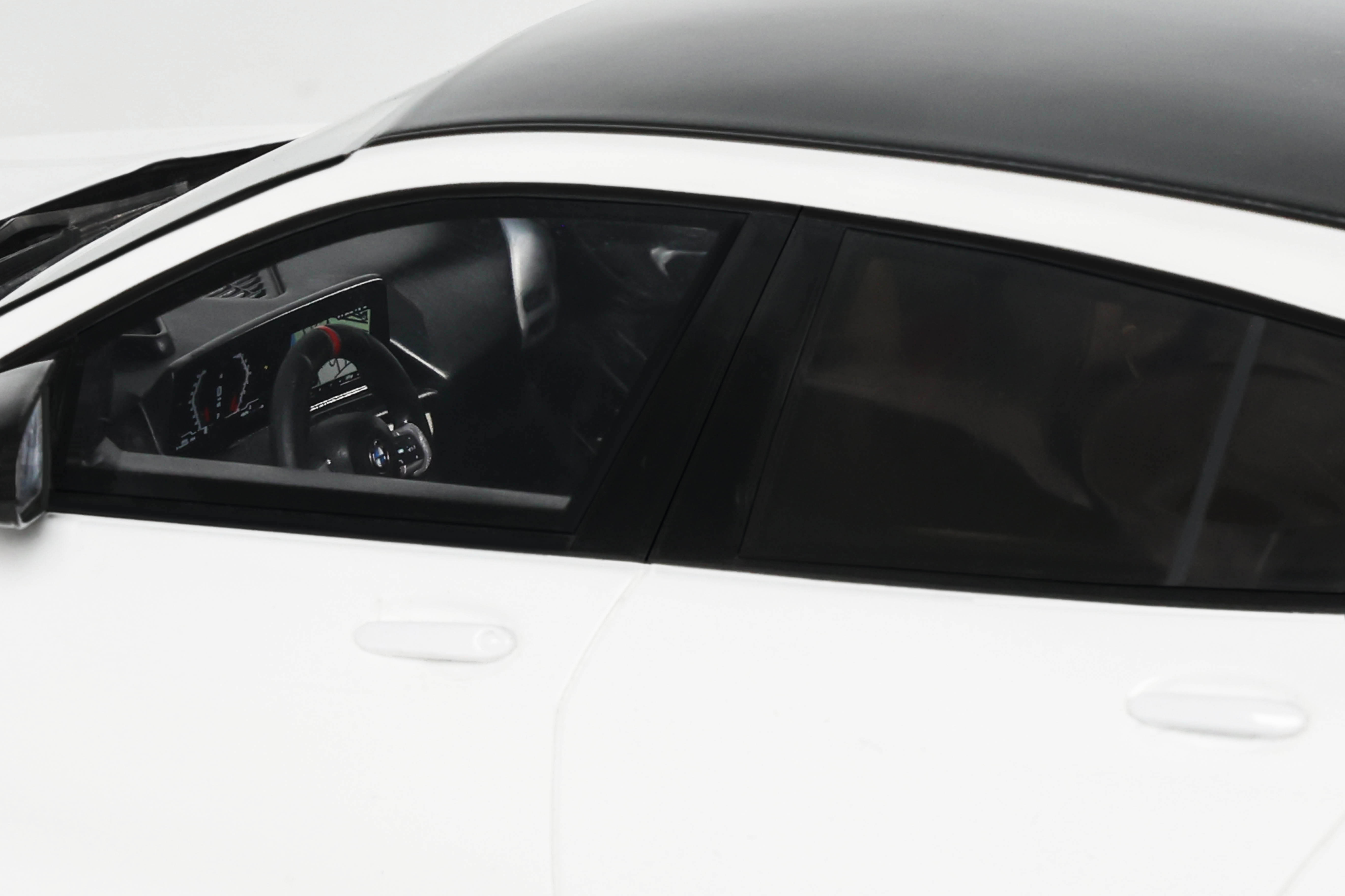BMW M135 xDrive 2024 Alpine white solid 1:18 OttOmobile
