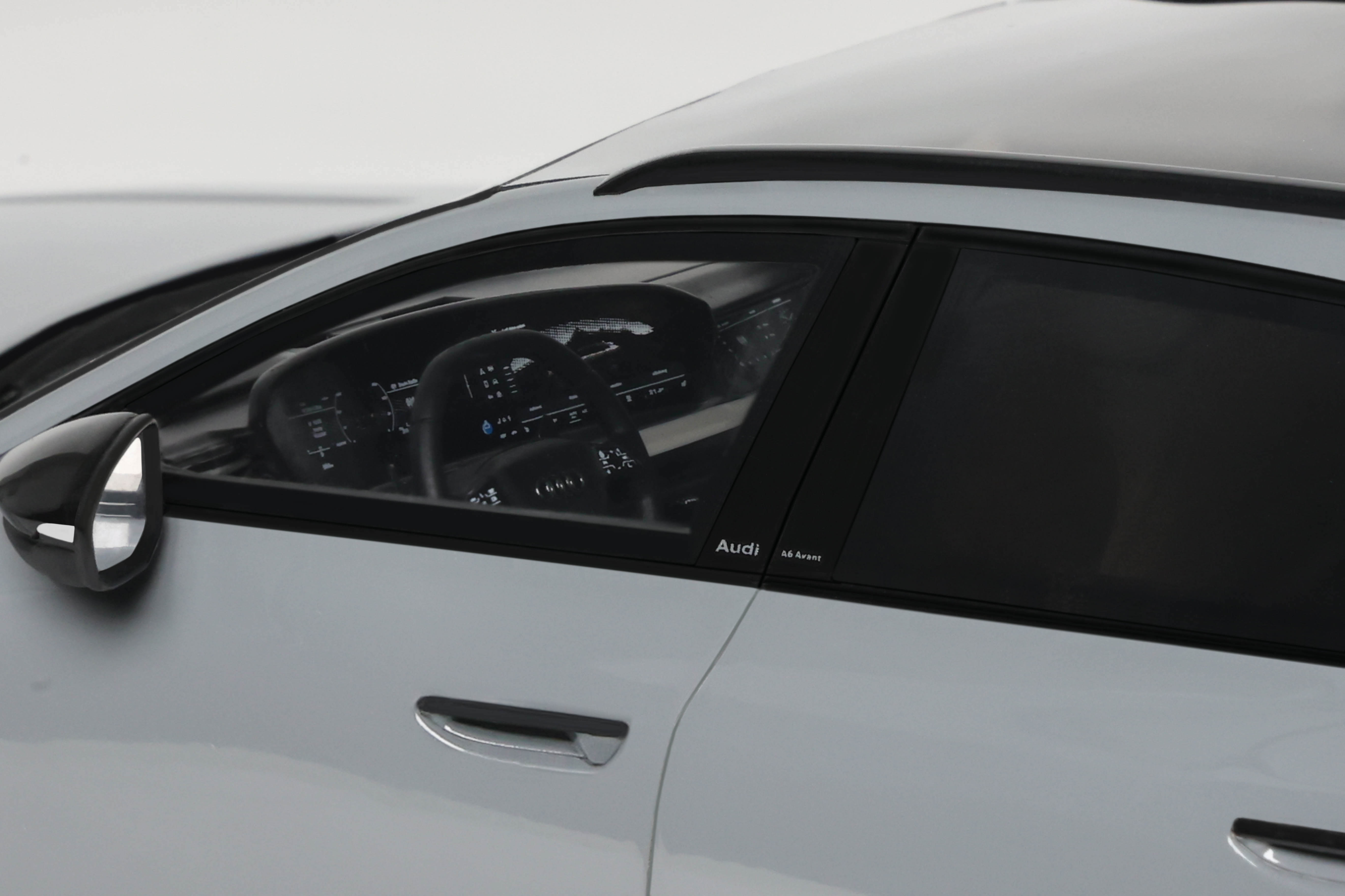 Audi A6 Avant E-Hybrid Quattro Edition One 2025 nardo grey 1:18 OttOmobile