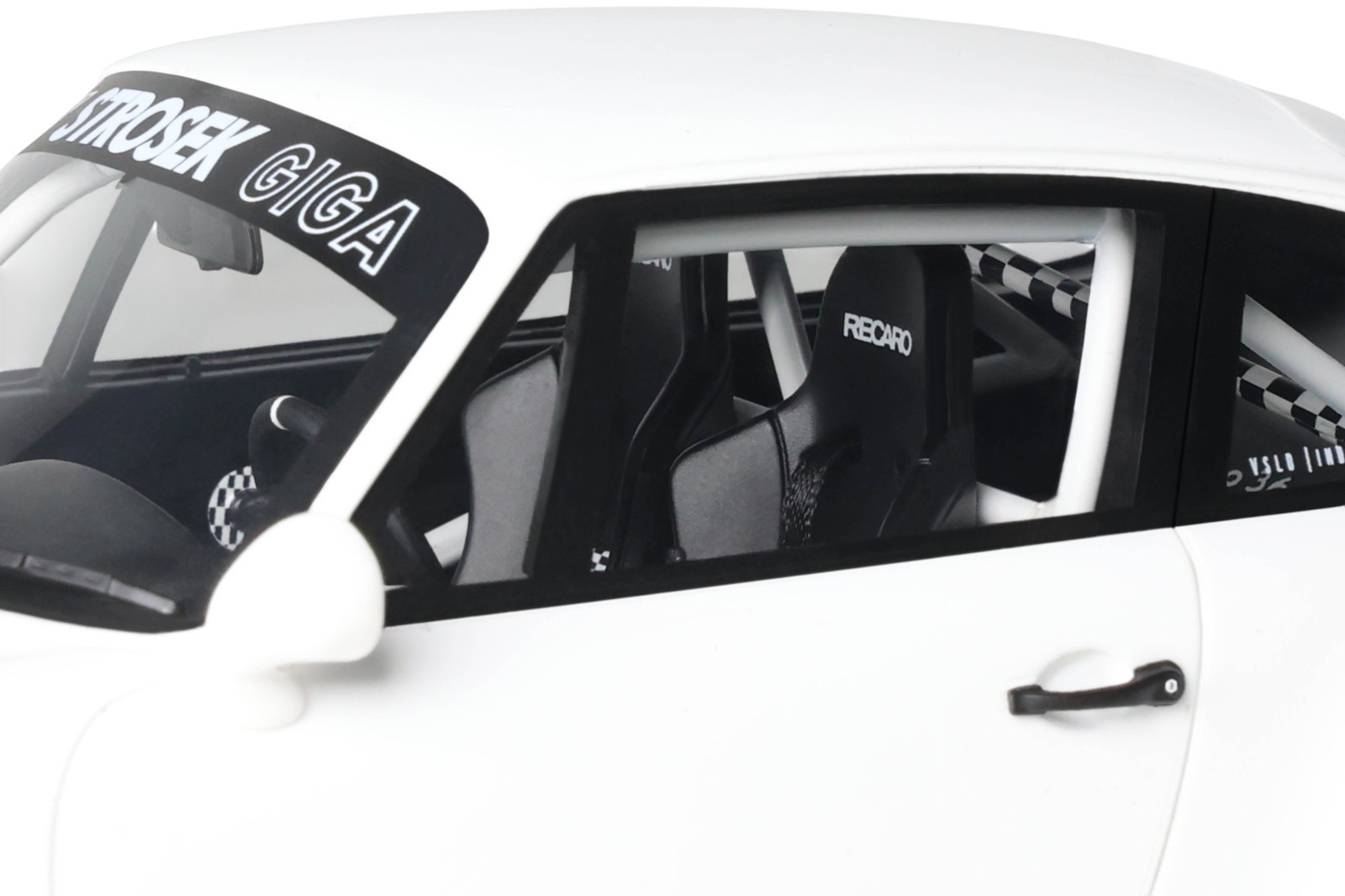 Strosek Giga 2024 white 1:18 GT Spirit
