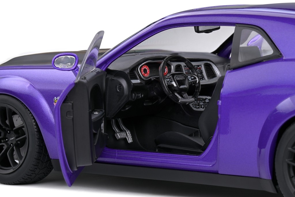 Dodge Challenger SRT Hellcat Redeye Widebody 2020 plum crazy 1:18 Solido