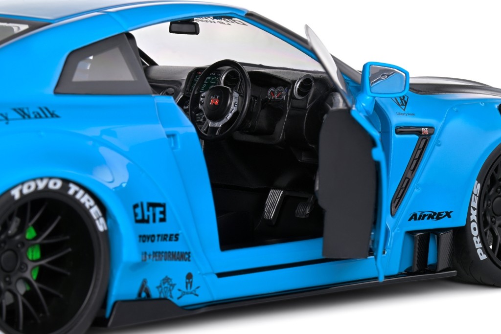 Nissan GT-R R35 Liberty Walk Body Kit 2.0 2024 baby blue 1:18 Solido