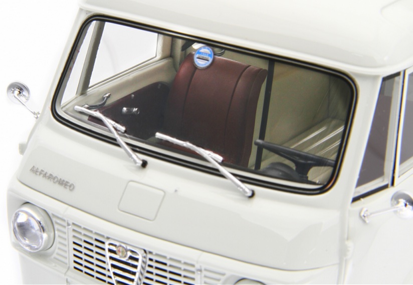 Alfa Romeo F12 High Roof Van 1967 white 1:18 Laudoracing Model