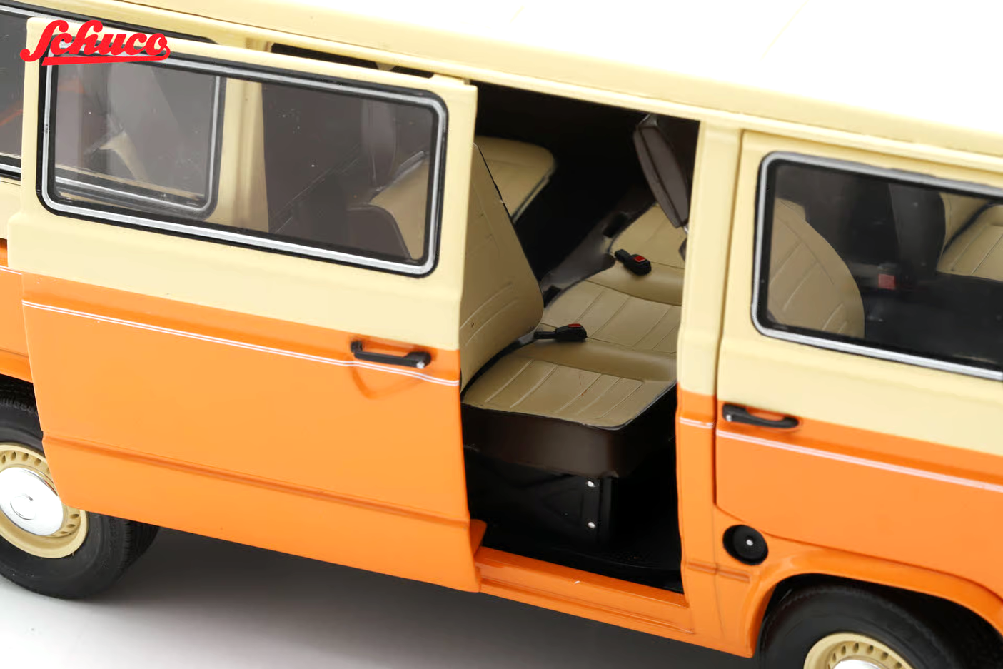 Volkswagen T3a L Bus orange 1:18 Schuco