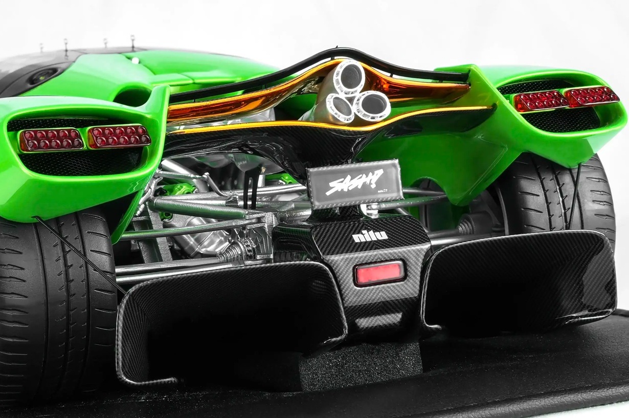 Nilu 27 V12 6.5L 1070hp 2024 mastodon green 1:18 Motorhelix