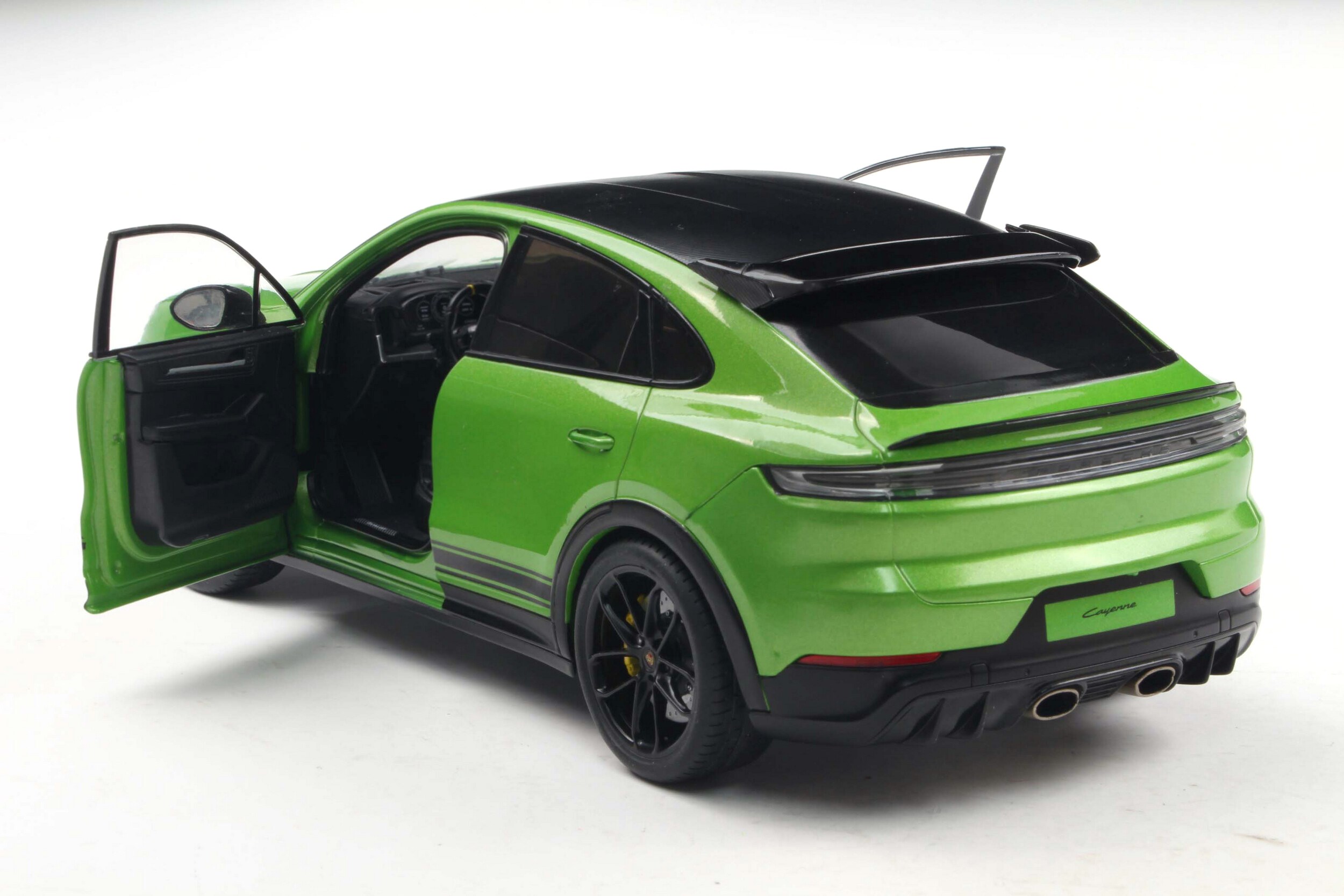 Porsche Cayenne Turbo GT Coupe 2024 green 1:18 Solido