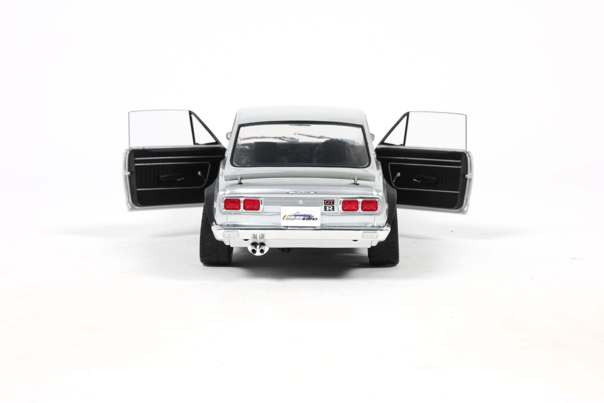 Nissan Skyline 2000 GT-R 1970 silver Hakosuka Solido Works 1:18 Solido
