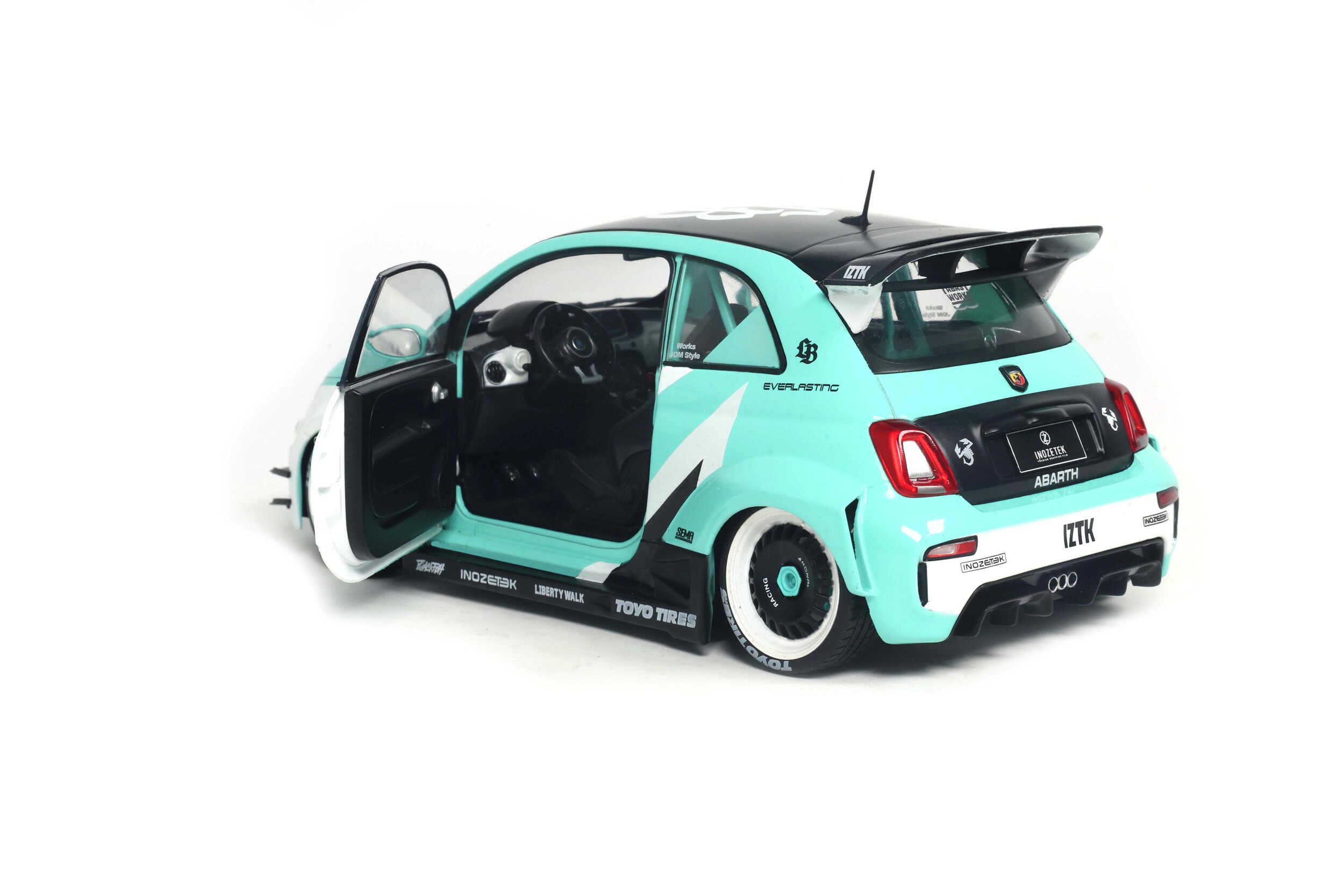 Fiat 595 Abarth Liberty Walk 1:18 Solido