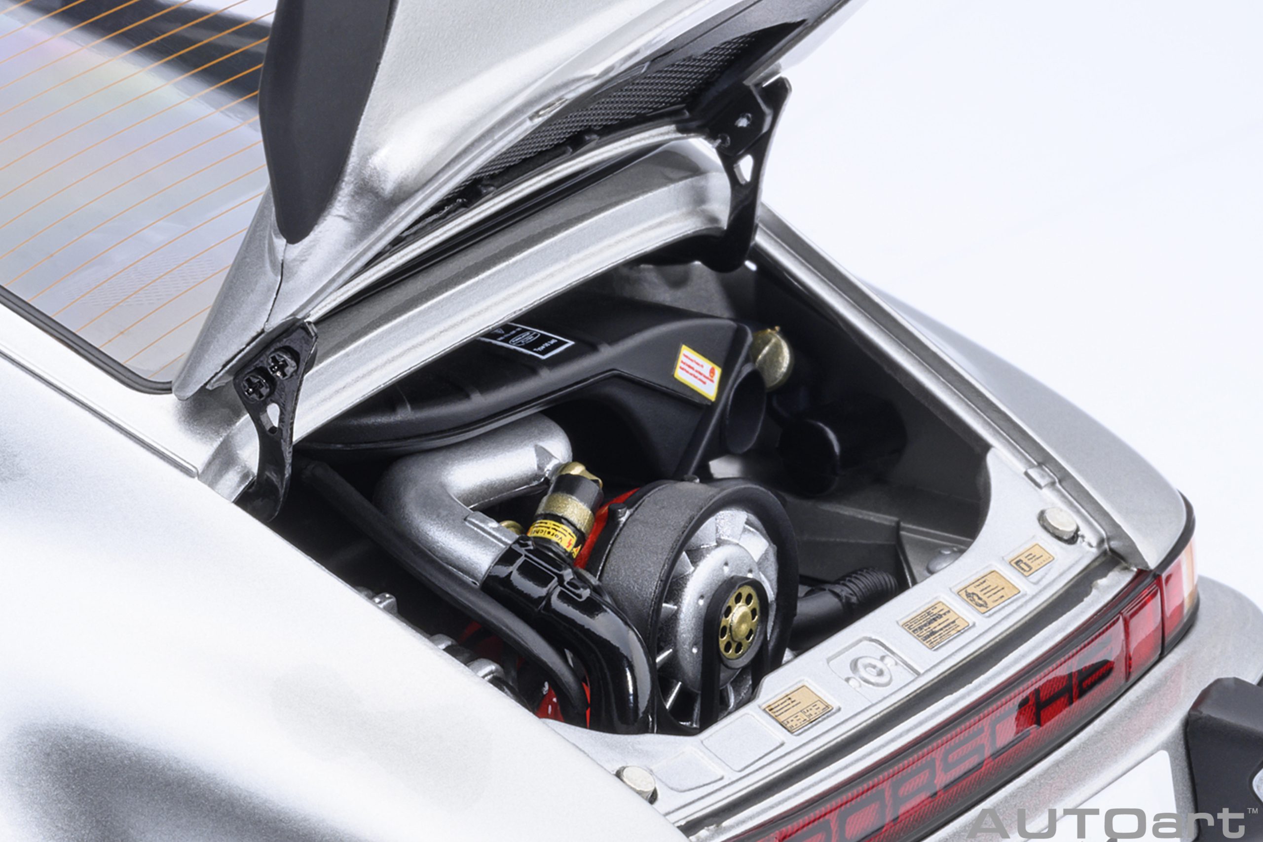 Porsche 911 930 Turbo 3.0 silver 1:18 AUTOart