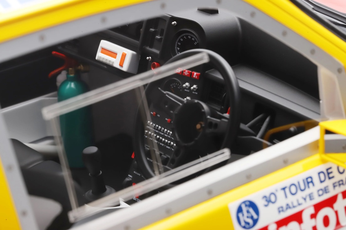 MG Metro 6R4 #12 D.Auriol/B.Occelli Tour de Corse 1986 1:8 Spark