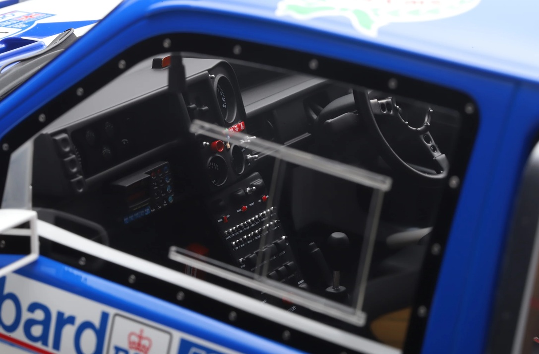 MG Metro 6R4 #10 T.Pond/R.Arthur 3rd RAC Rallye 1985 1:8 Spark