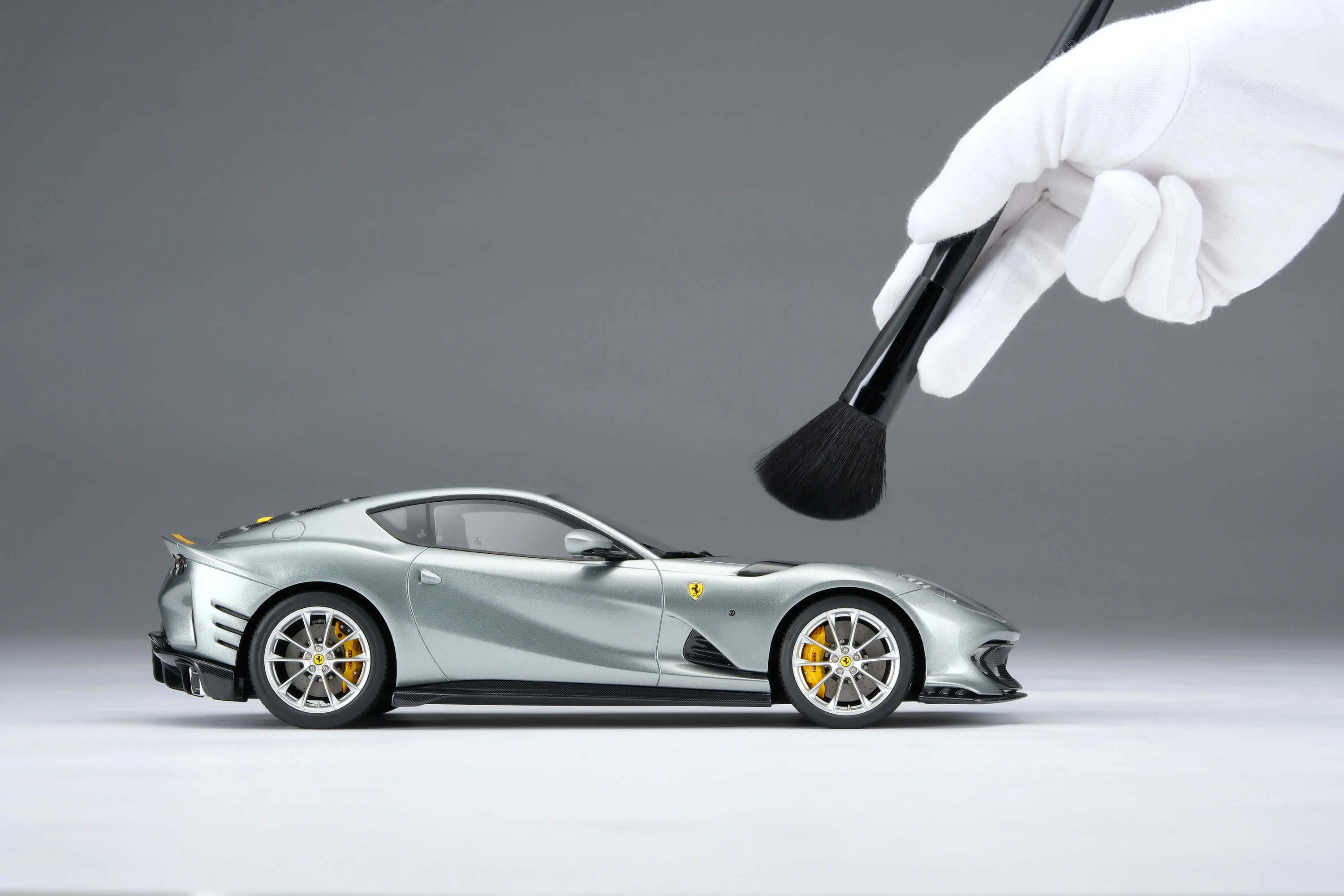 Ferrari 812 Competizione Grigio Coburn 1:18 Amalgam
