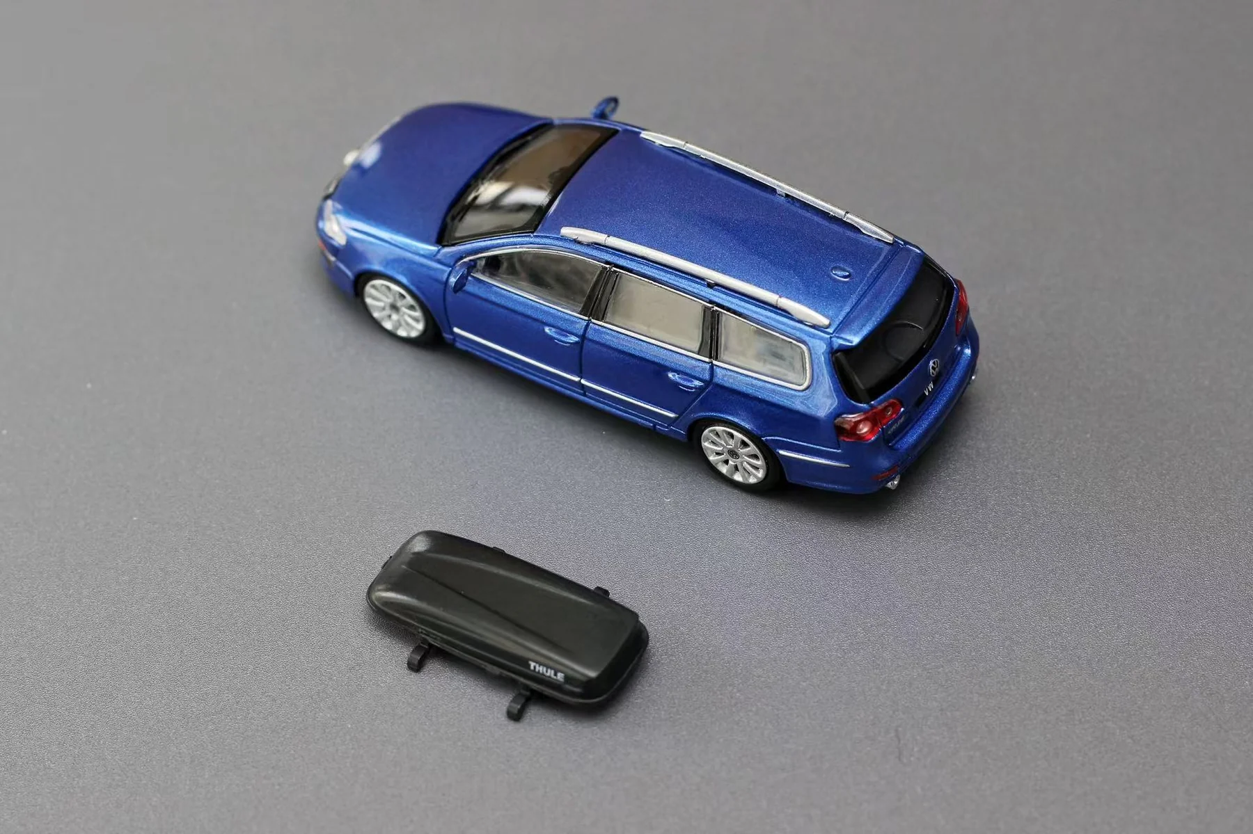 Volkswagen R36 Wagon blue 1:64 Street Weapon