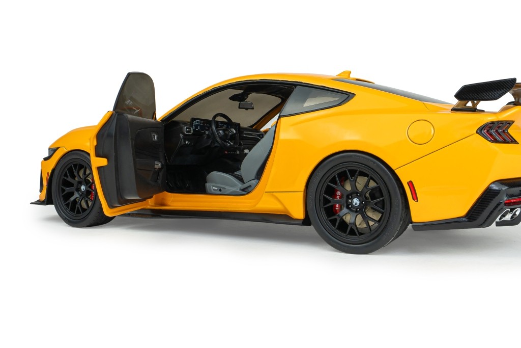 Ford Shelby Mustang Super Snake 2025 orange 1:18 Solido