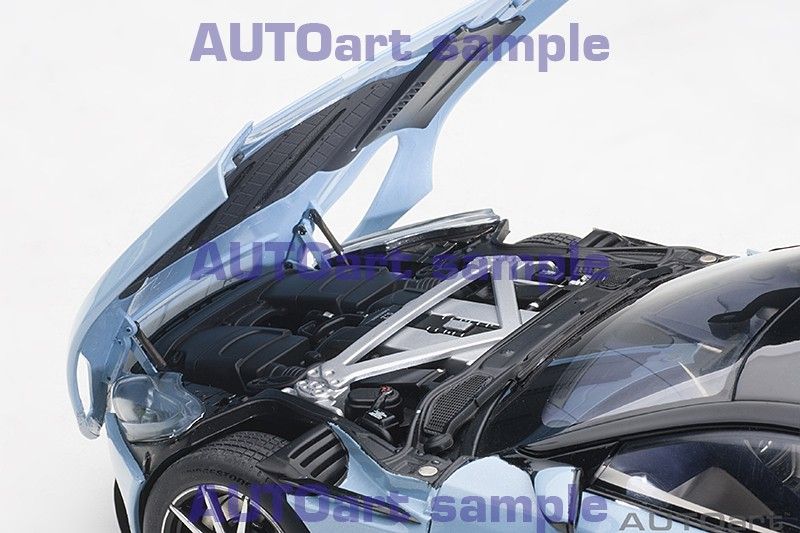 Aston Martin DB11 Coupe 2017 frosted glass blue 1:18 AUTOart