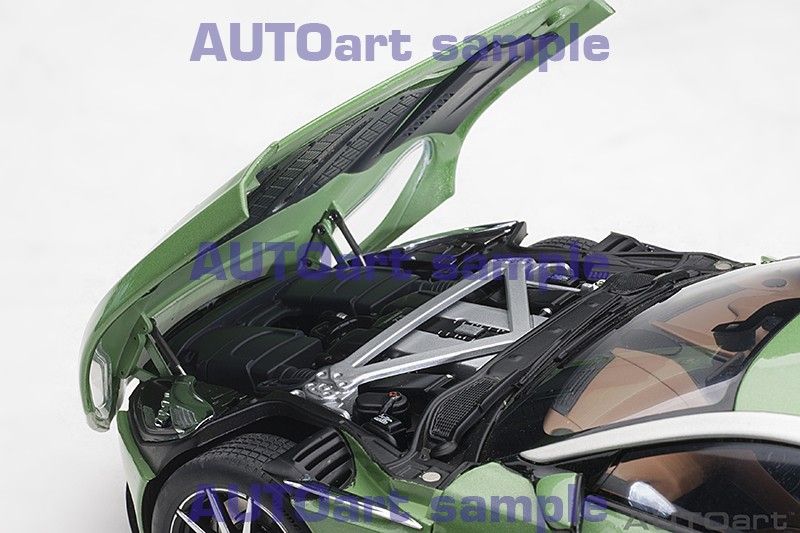 Aston Martin DB11 Coupe 2017 appletree green 1:18 AUTOart