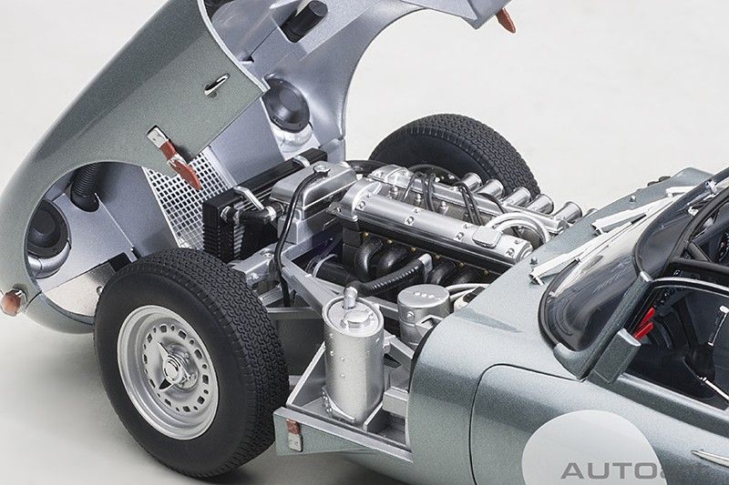 Jaguar E-Type Lightweight silver 1:18 AUTOart