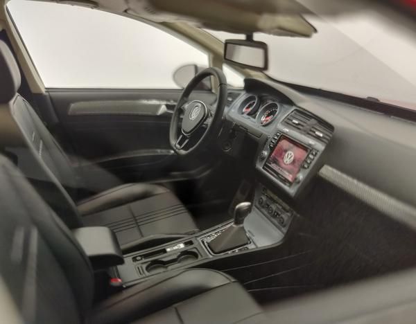 Volkswagen Golf 7 Alltrack 2015 red 1:18 DNA Collectibles 