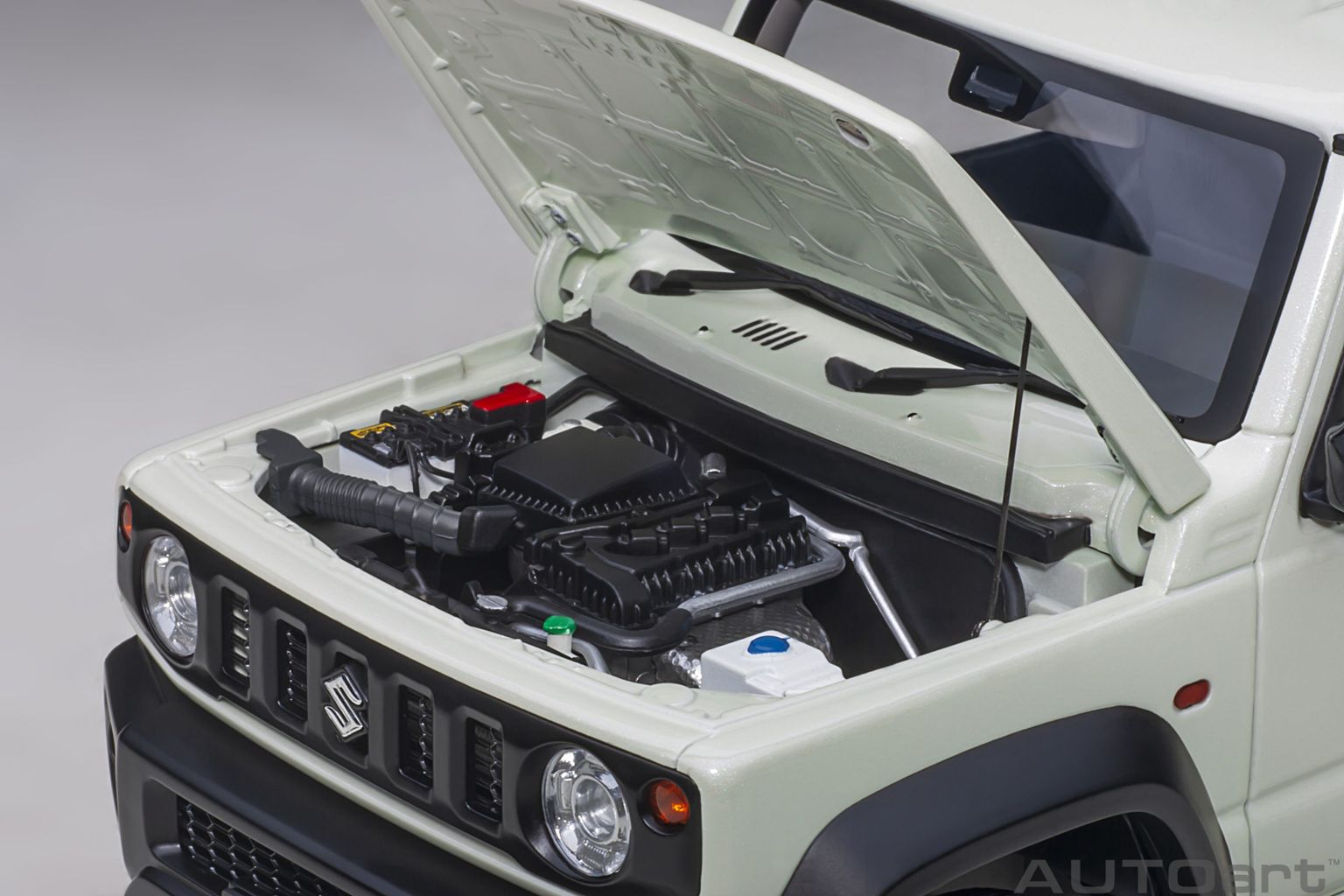 Suzuki Jimny SIERRA 2018 pure white pearl 1:18 AUTOart
