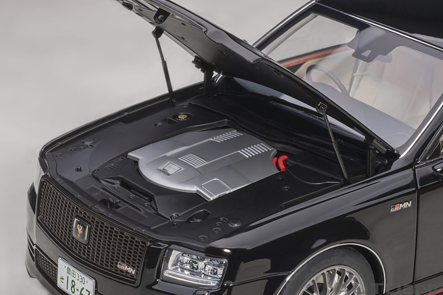 Toyota Century GRMN 2019 black 1:18 AUTOart