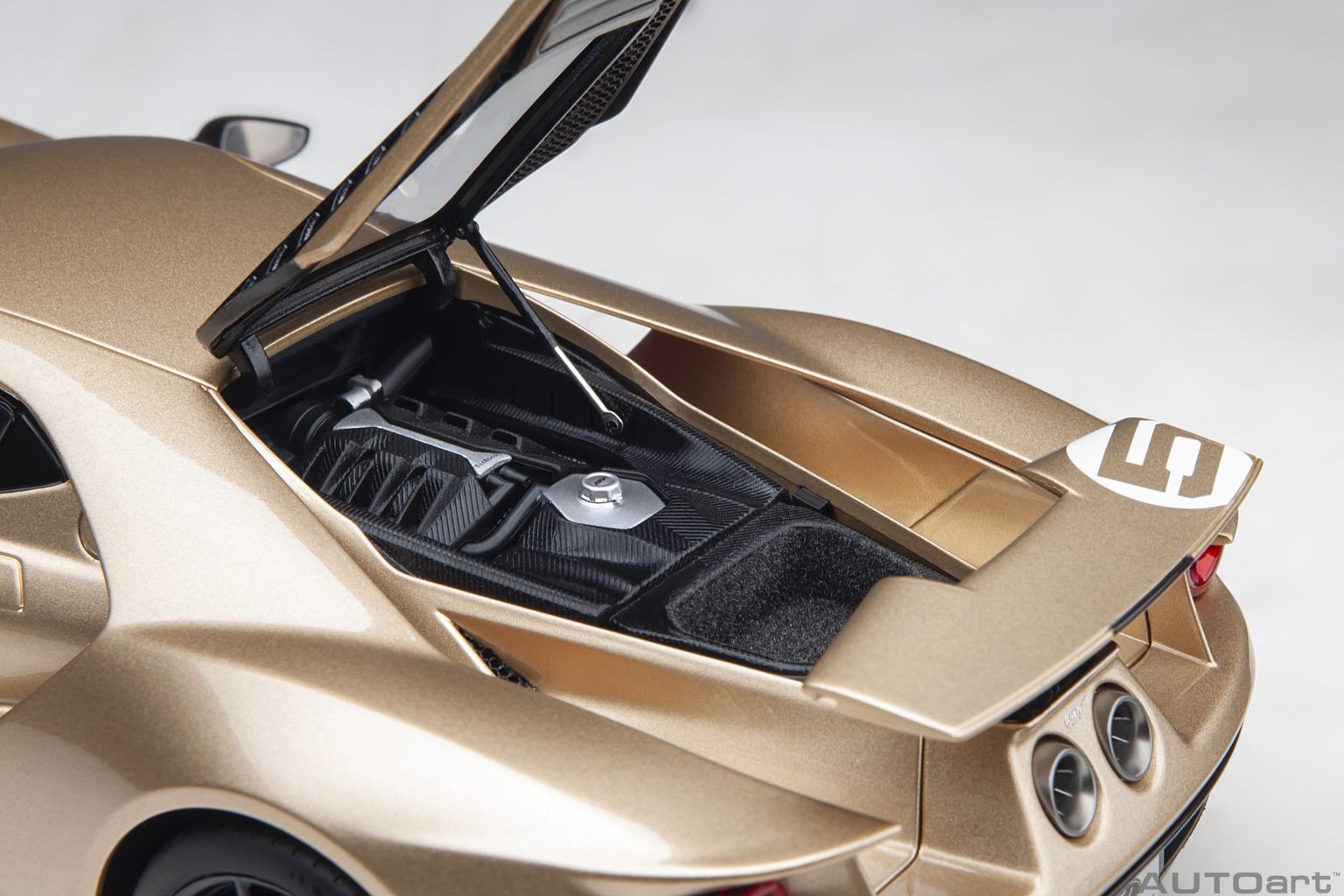 Ford GT 2022 64 Heritage Edition HOLMAN MOODY gold/red/white 1:18 AUTOart