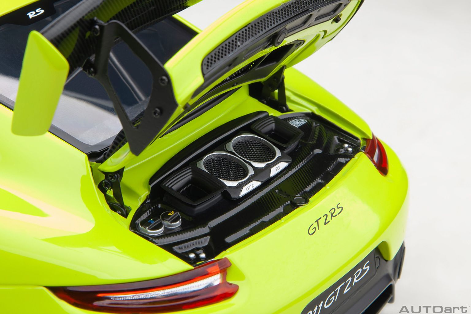 Porsche 911 991.2 GT2RS 2017 Wiessach Package acid green 1:18 AUTOart
