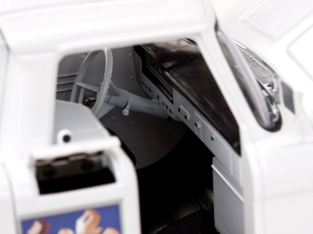 Ford F-100 1965 Good Humor Ice Cream Truck 1:18 Sun Star