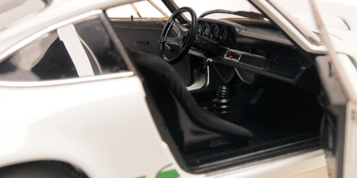 Porsche 911 Carrera RS 1975 white 1:18 Minichamps