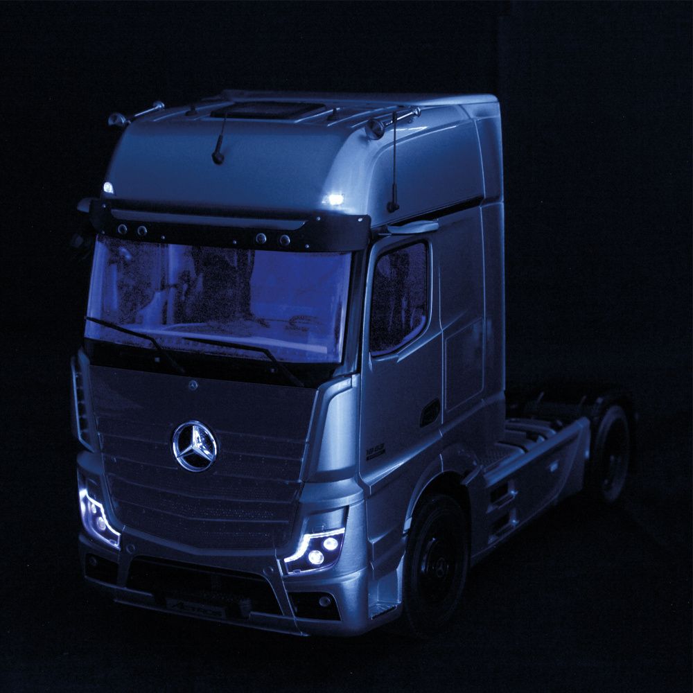 Mercedes-Benz Actros 4x2 GigaSpace blue with stripes 1:18 NZG