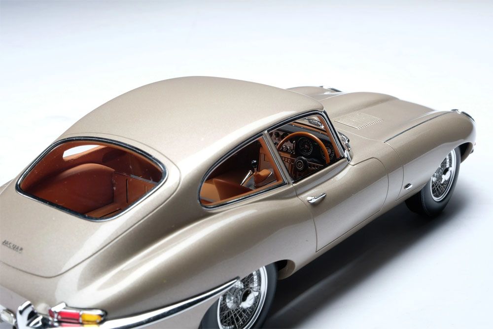 Jaguar E-Type Coupe 1961 bronze 1:18 Amalgam