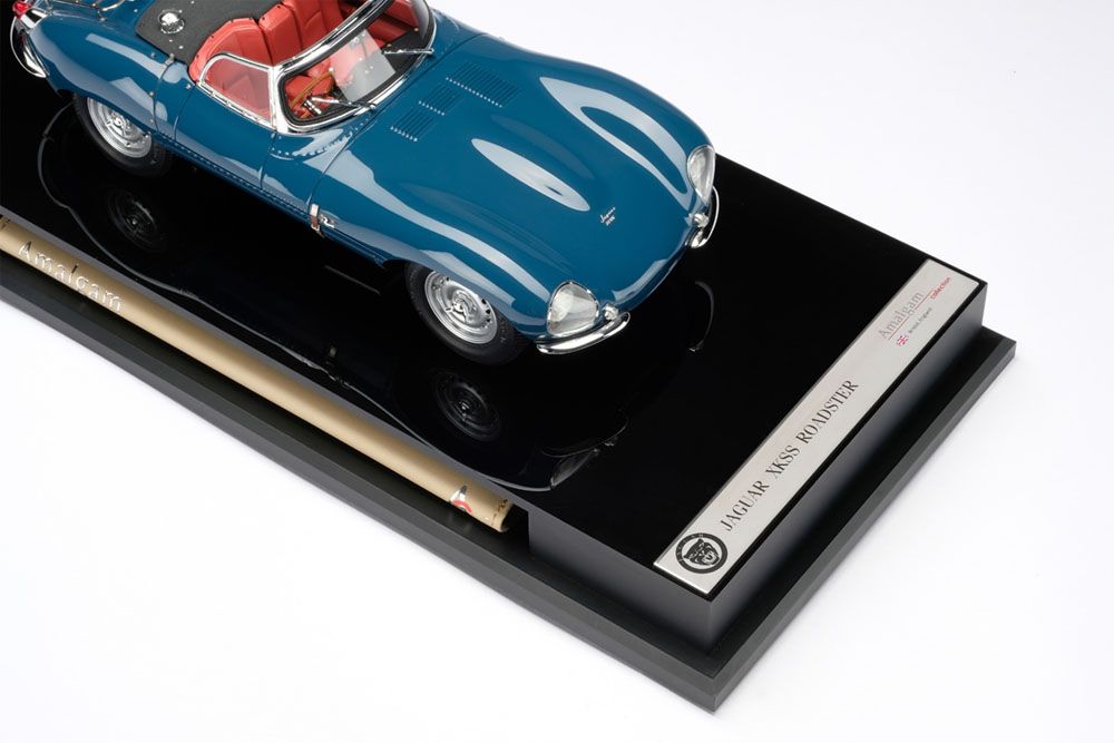 Jaguar XKSS 1957 blue 1:18 Amalgam
