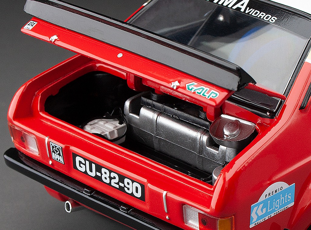 Ford Escort Mk II RS 1800 #15 Santos/Oliveira Rallye WM Rallye Portugal 1983 1:18 Sun Star