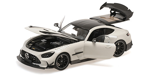 Mercedes-AMG GT Black Series 2021 white metallic 1:18 Minichamps 