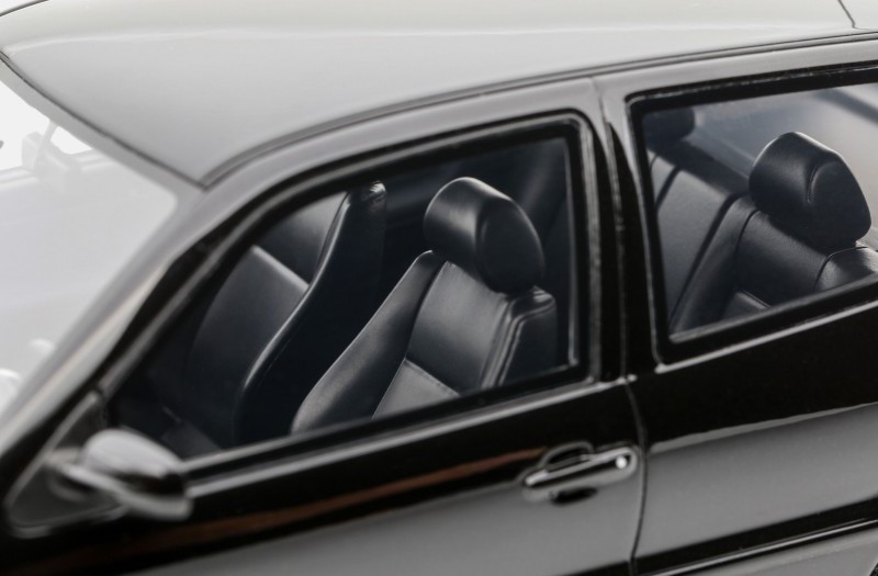 Volkswagen Polo GTI 2001 black 1:18 OttOmobile