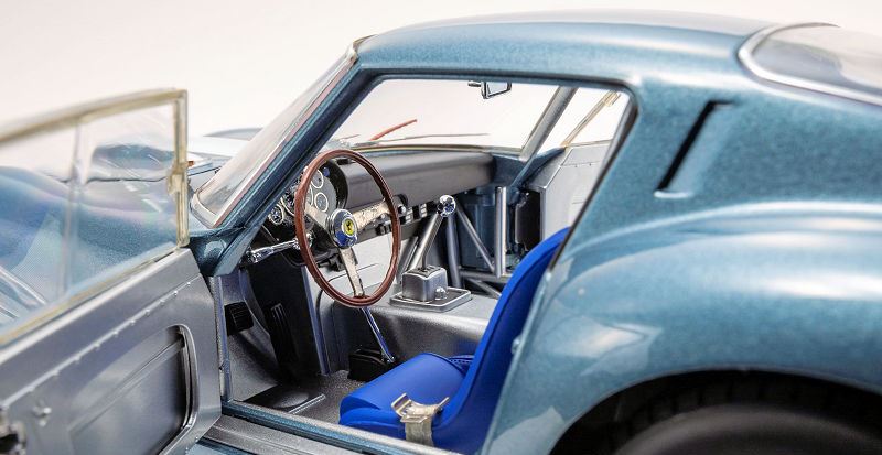 Ferrari 250 GTO RHD #24 Sebring 1962 1:18 Kyosho