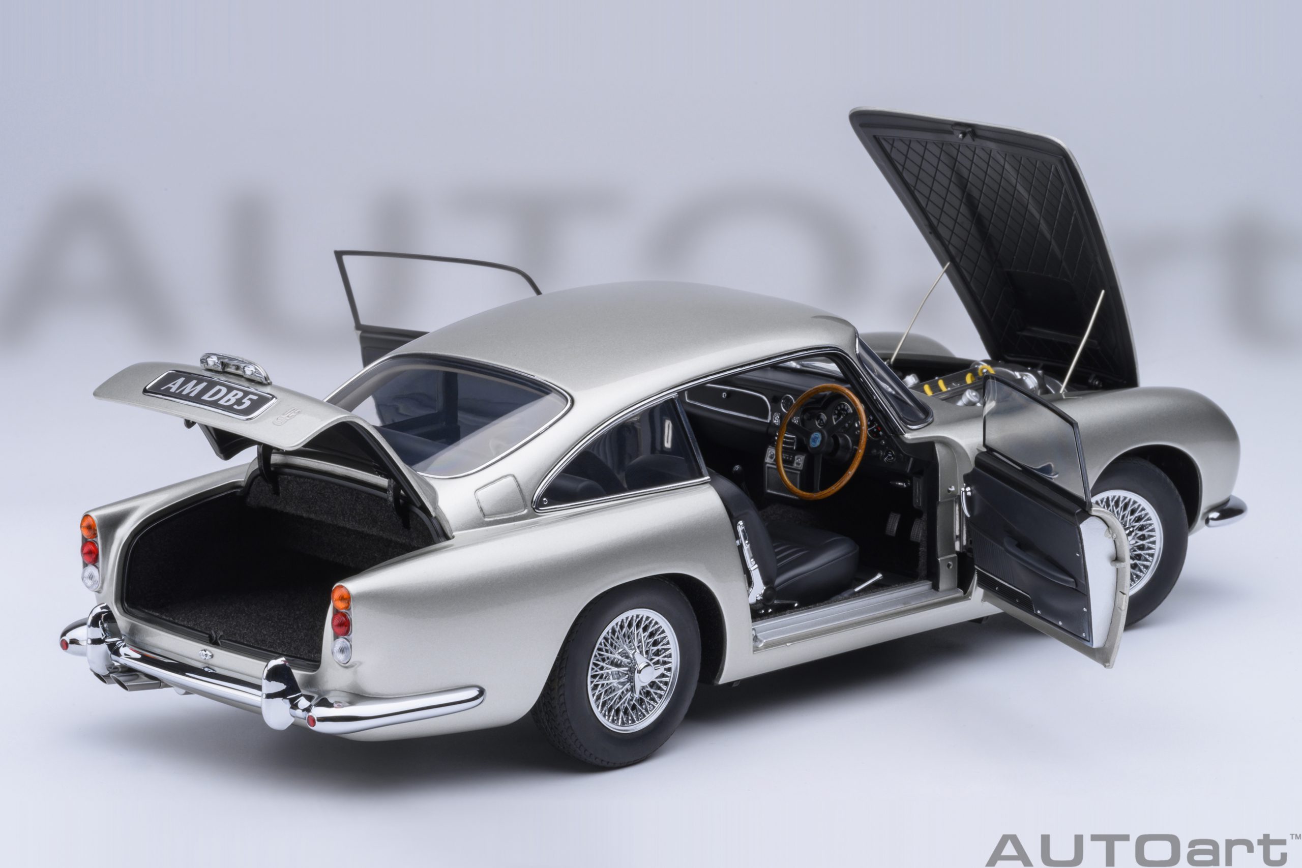 Aston Martin DB5 1964 silver 1:18 AUTOart