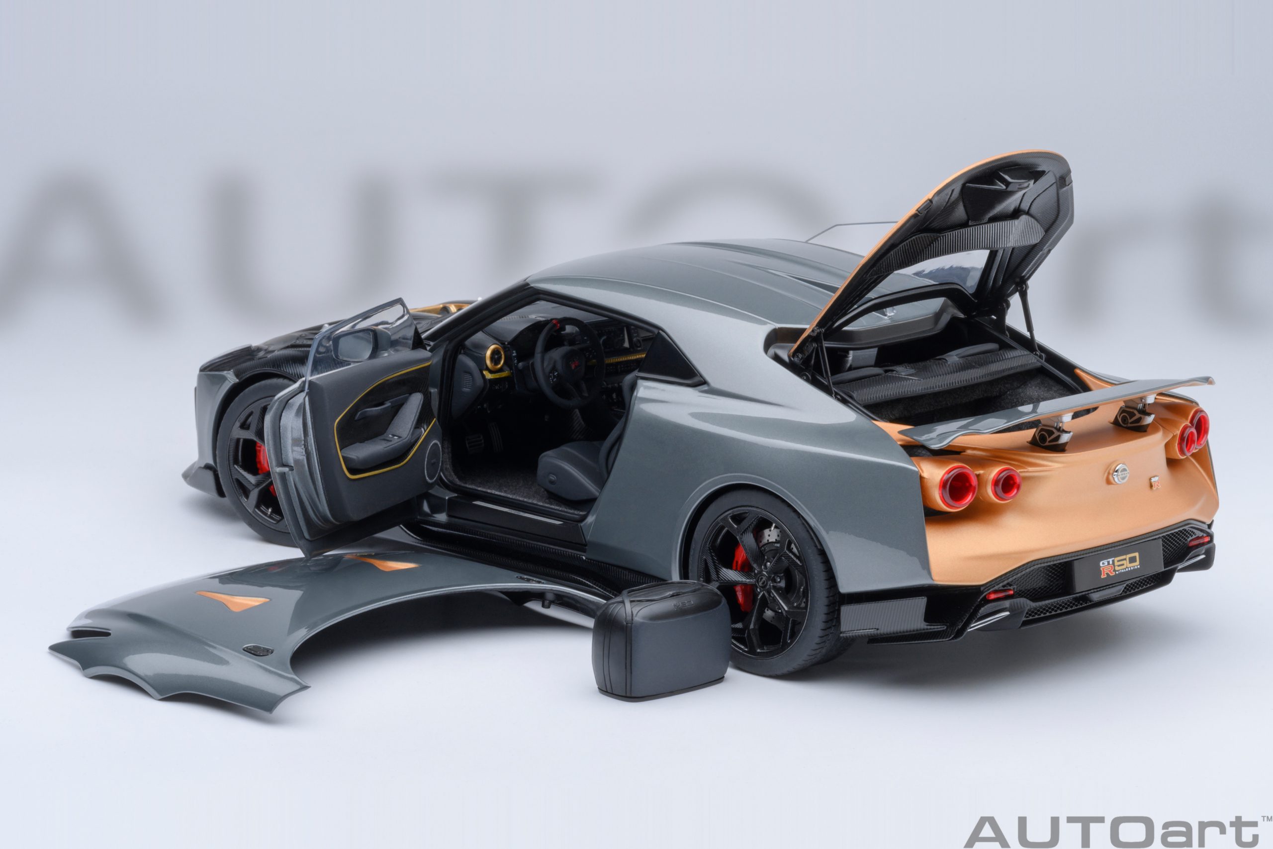 Nissan GT-R50 By Italdesign Goodwood Version 2020 grey/gold 1:18 AUTOart