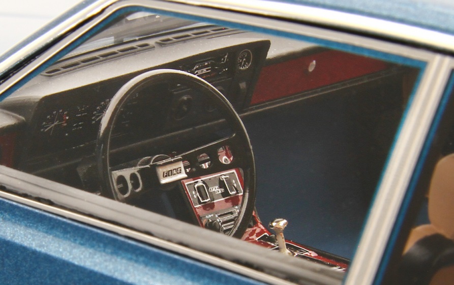 Fiat 130 Coupe 1971 blu metallic 1:18 Laudoracing Model