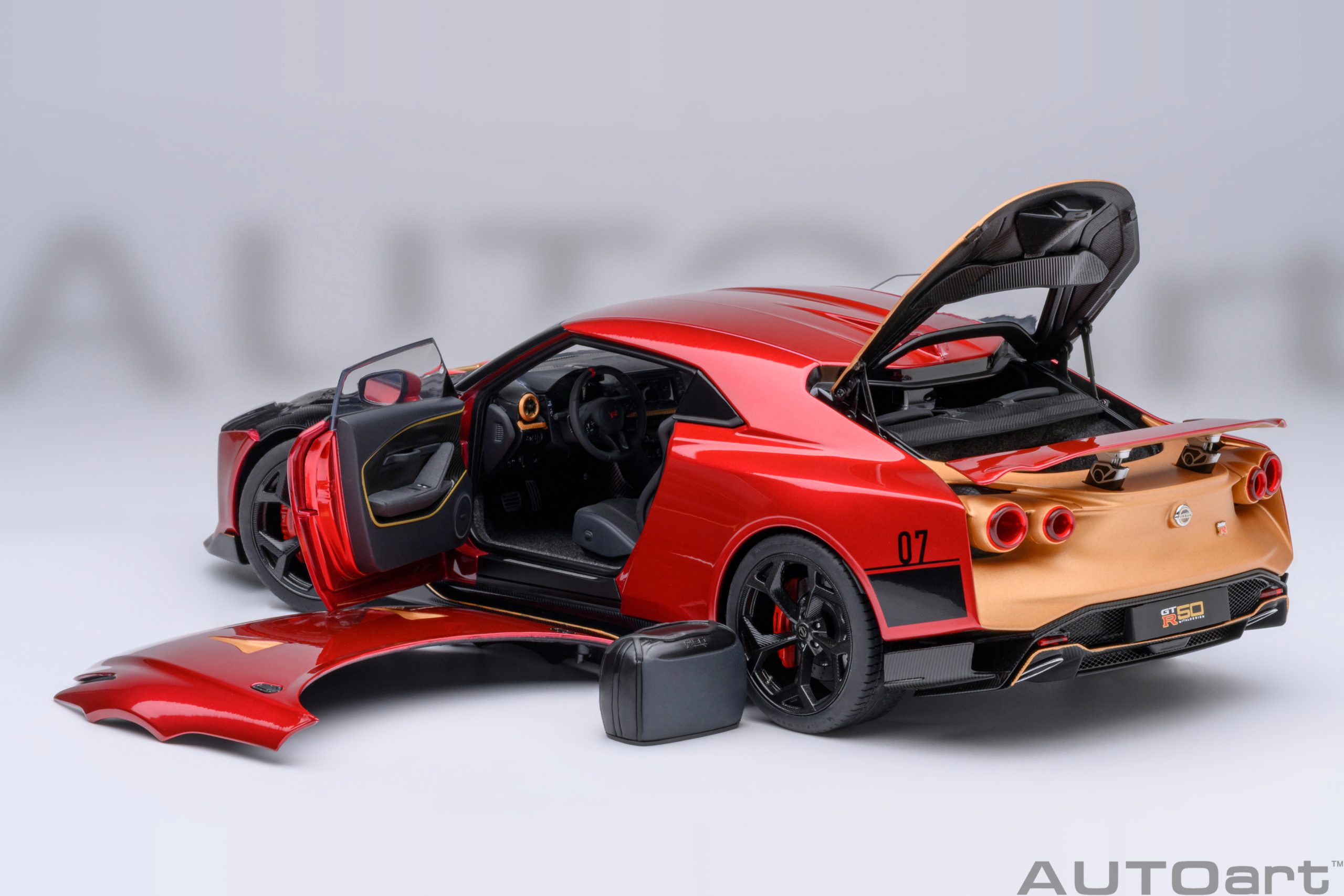 Nissan GT-R50 By Italdesign 2020 metallic red/gold 1:18 AUTOart