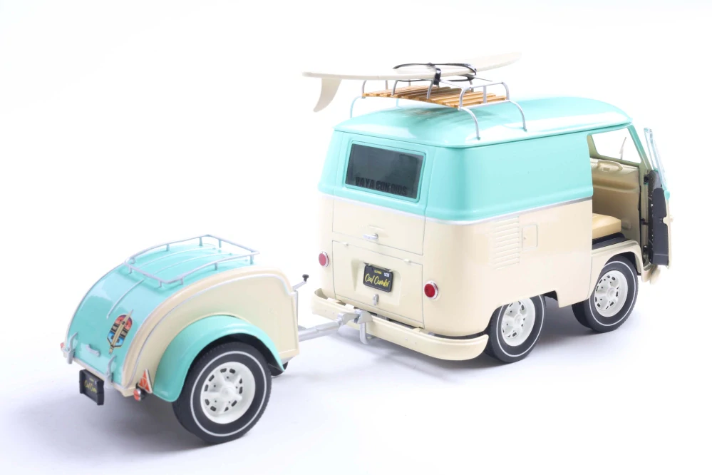 Volkswagen Cool Combi 2024 mint green/white 1:18 Solido